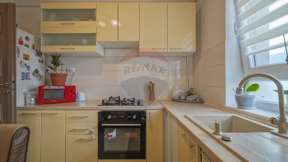 Apartament de 2 camere cu parcare si boxa in Tractorul