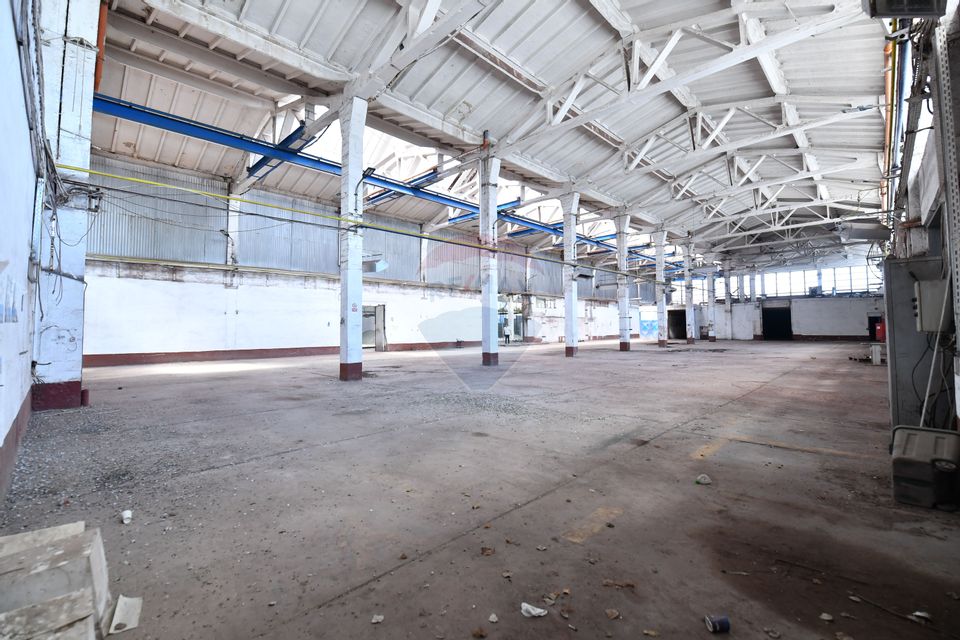 Teren industrial 35.000 mp cu hale de productie Craiova