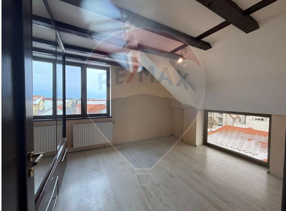 Spațiu de birou luminos în clădire modernă-Inchiriere