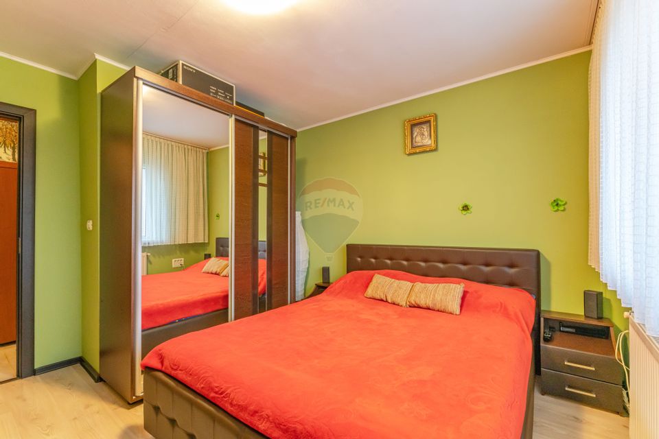 Apartament cu 3 camere - cartierul Tractorul | zona Cerna