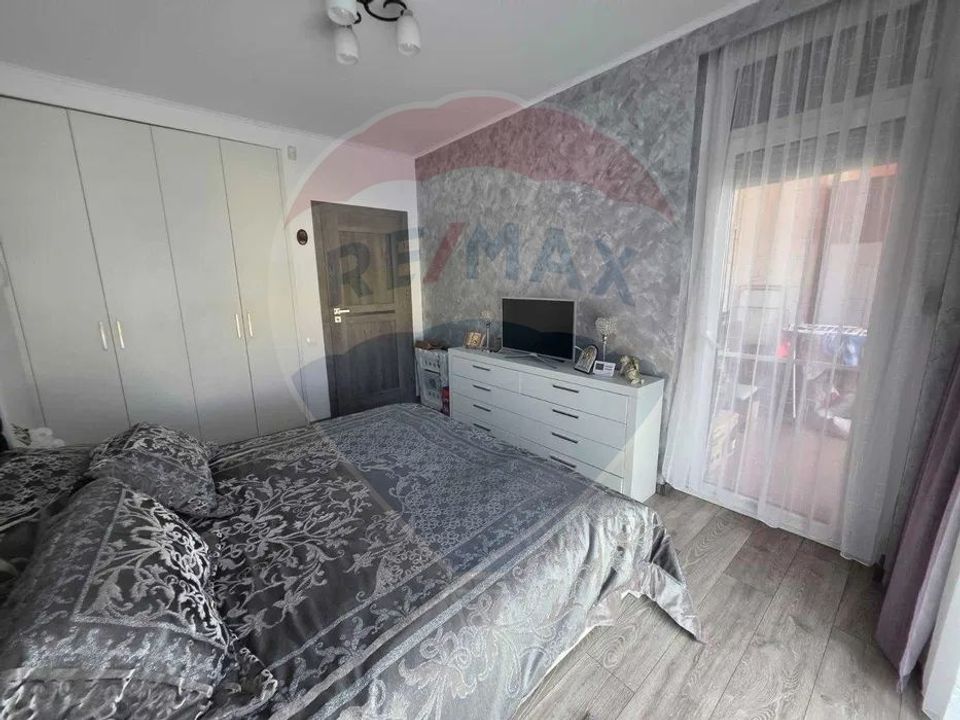 Apartament cu 3 camere si loc de parcare la Ared Micalaca