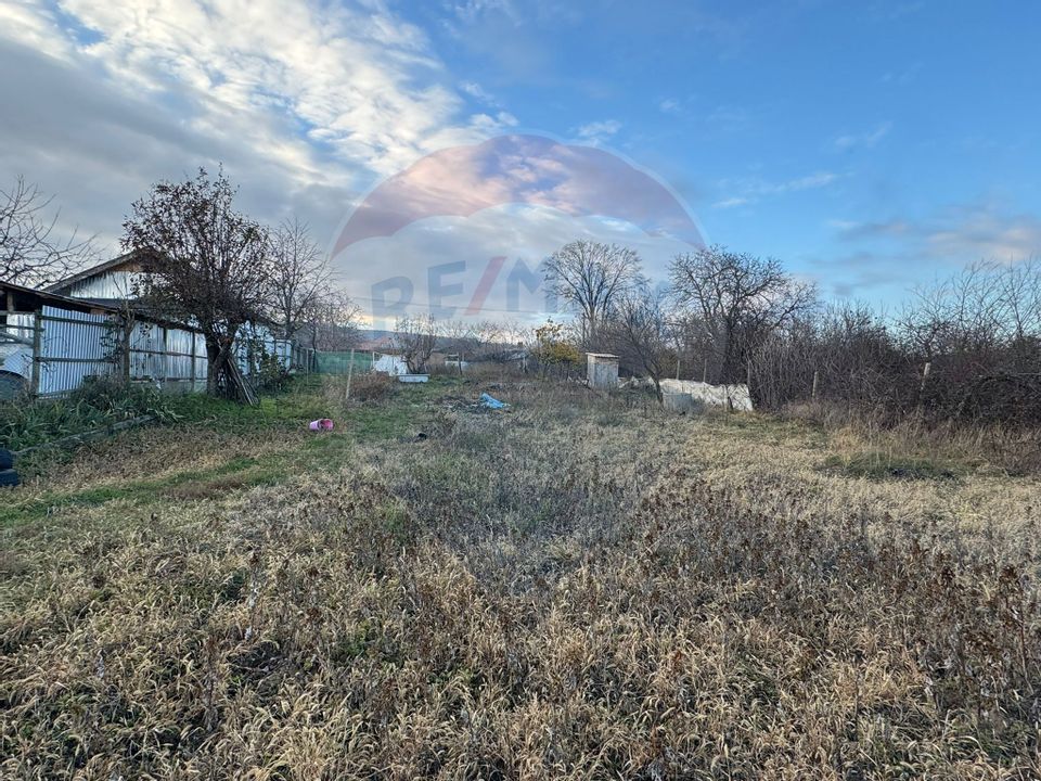 Land 2,636sqm Padureni (Jaristea) / Strada principala