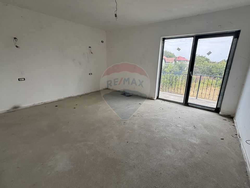 8 room House / Villa for sale