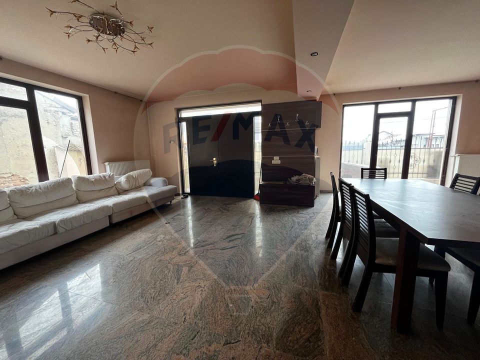 4 room Hotel / Pension for rent