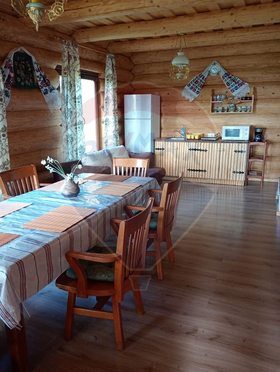 Vanzare 2 cabane de agroturism la 15km de Pestera Scarisoara