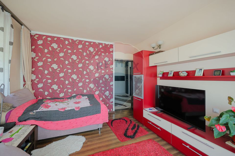 De vânzare casă cu 3 camere și teren 950 mp în Mihai Bravu