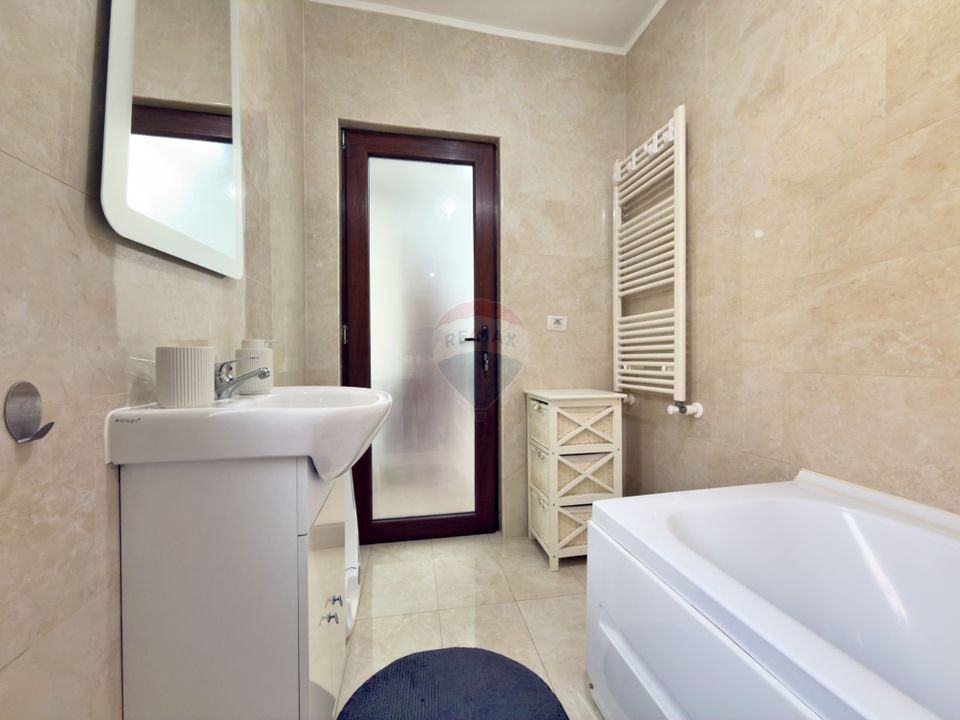 Apartament modern de vânzare, etaj 1, balcon închis, parcare privată