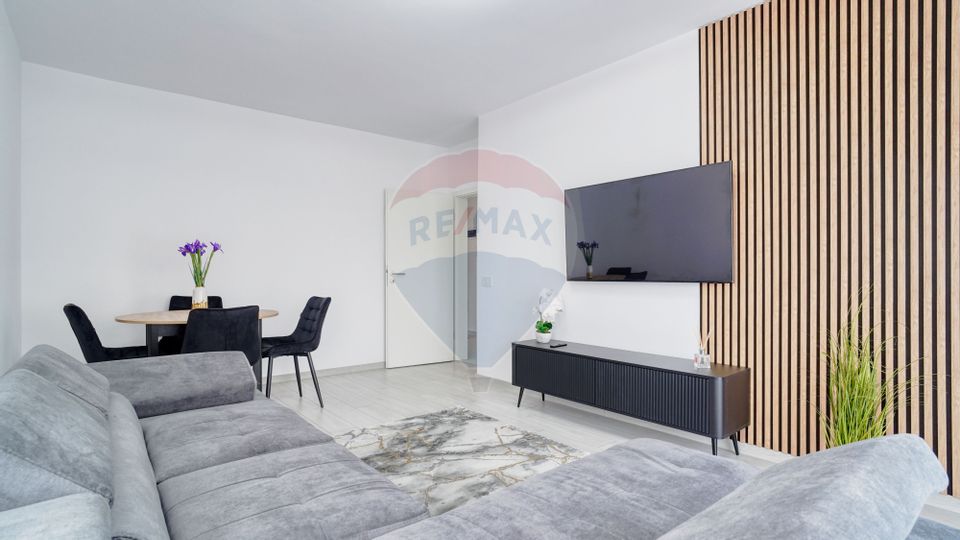 Apartament cu 3 camere de închiriat