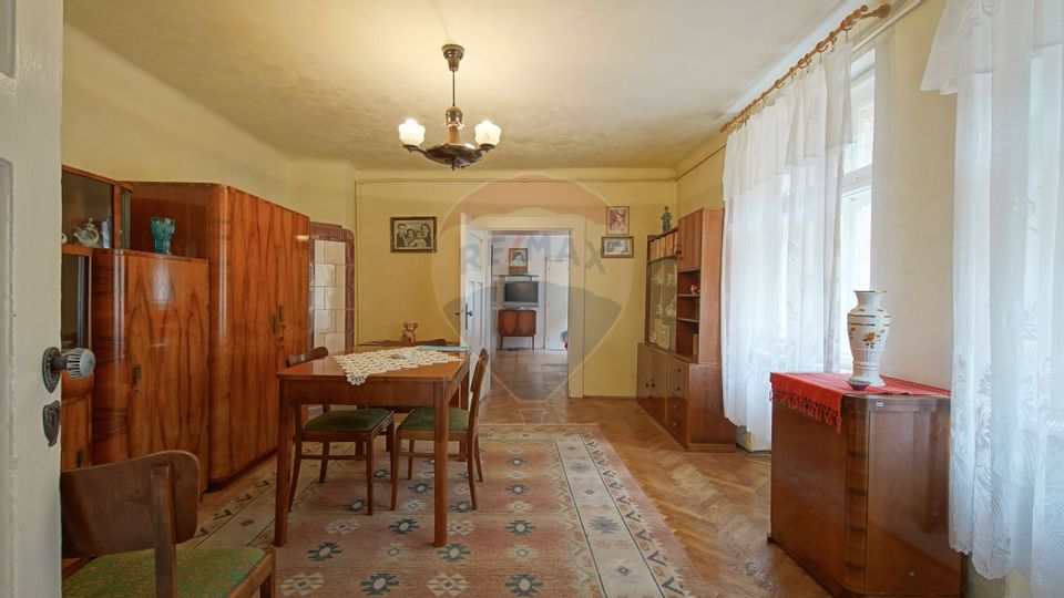 Apartament cu potențial deosebit, pe str. Republicii – Centrul Istoric