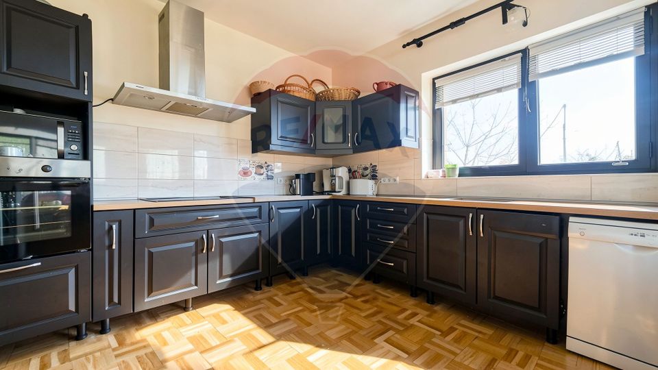 5 room House / Villa for sale