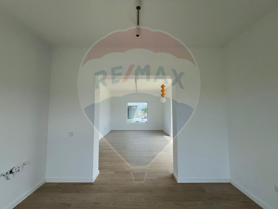 4 room House / Villa for sale