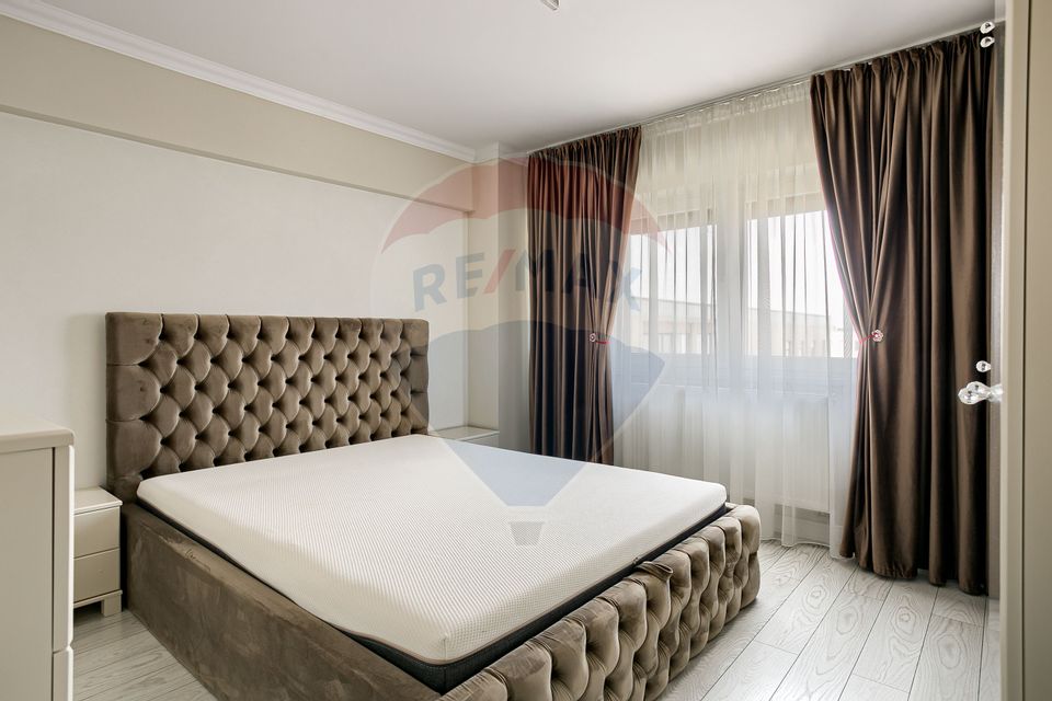 Apartament spectaculos de vanzare:  4 camere, 2 băi, zona Vlaicu