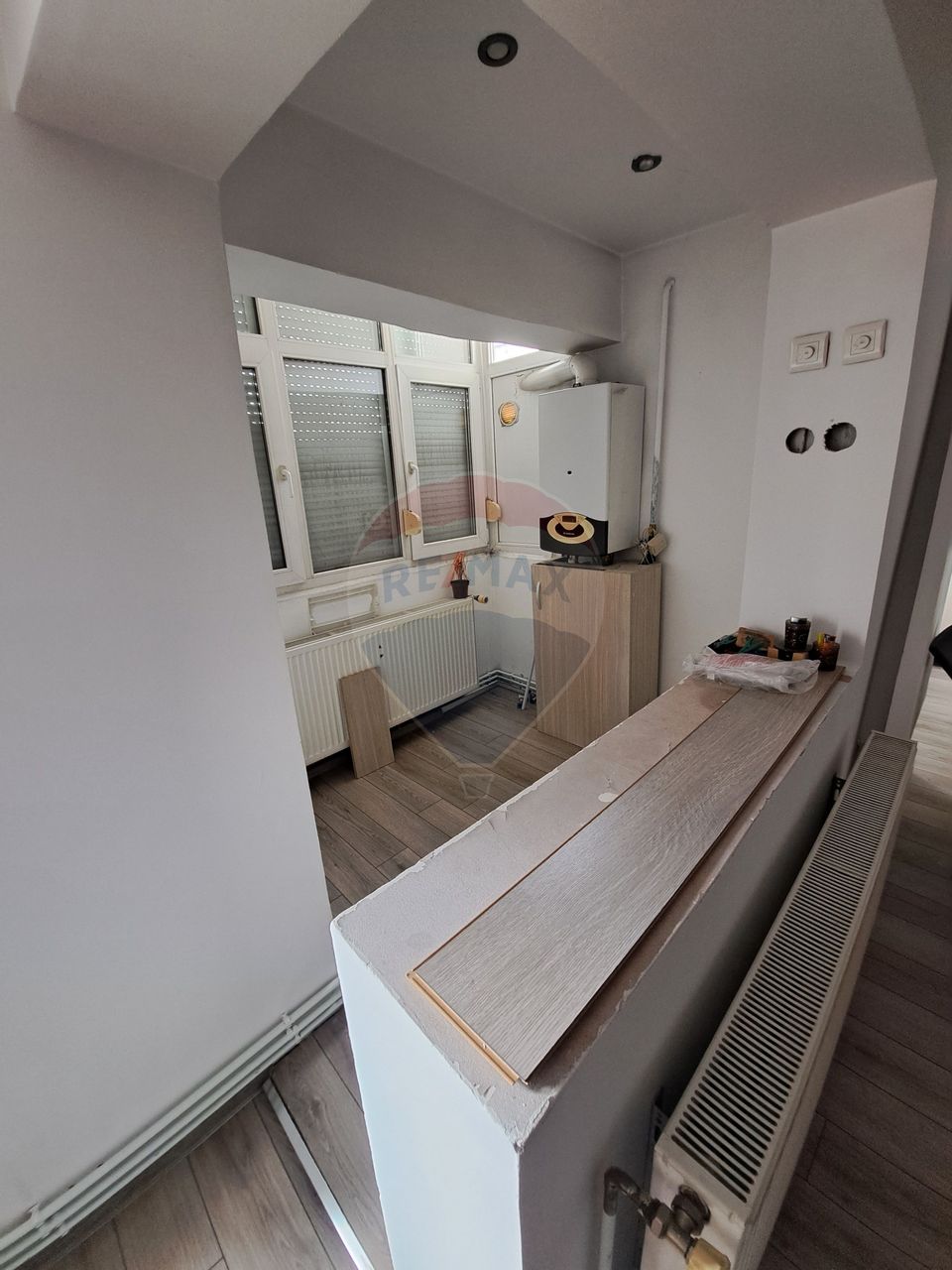 3 camere de închiriat, zona Spitalul Județean