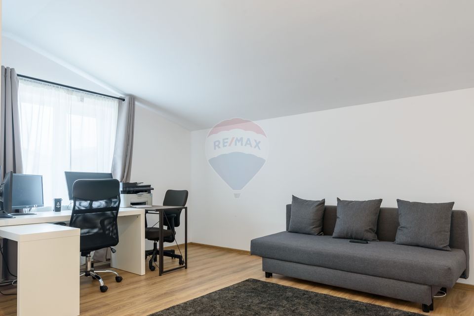 4 room House / Villa for sale, Exterior Est area