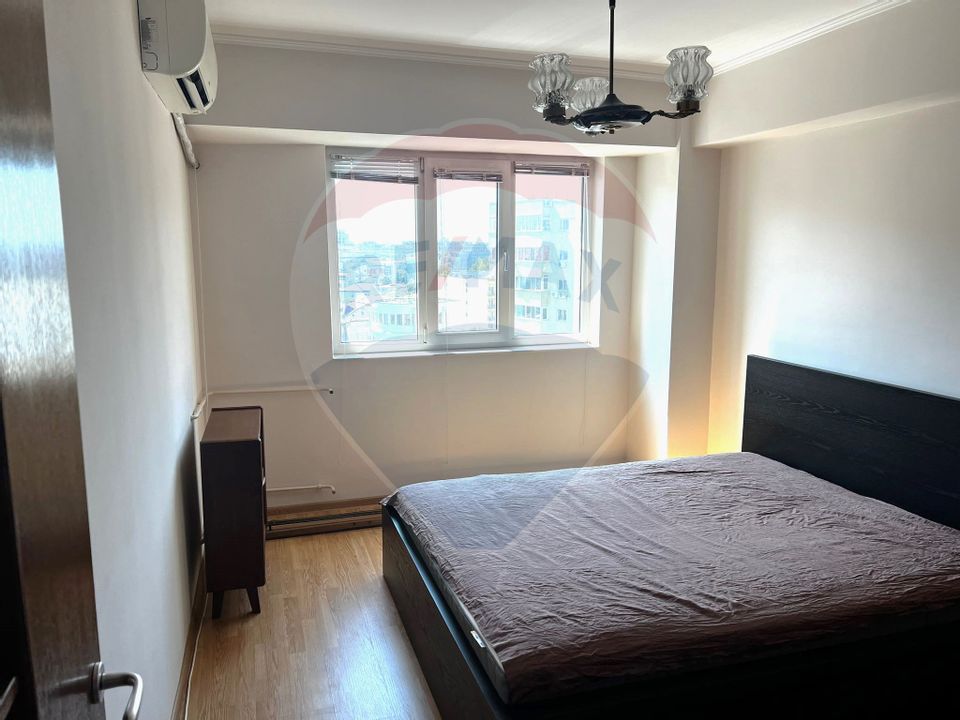 Apartament cu 3 camere de vânzare în zona Piața Victoriei