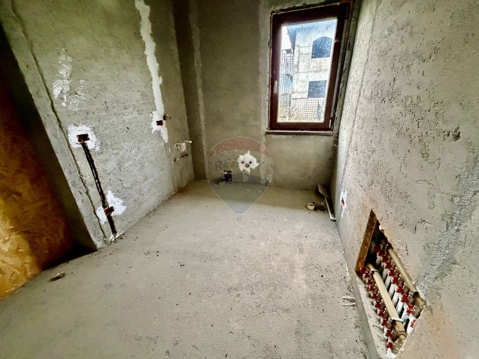 7 room House / Villa for sale, Est area