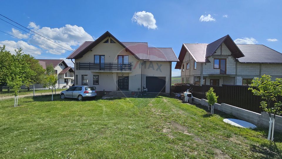 Casă / Vilă cu 5 camere de vanzare in Mihoveni Suceava