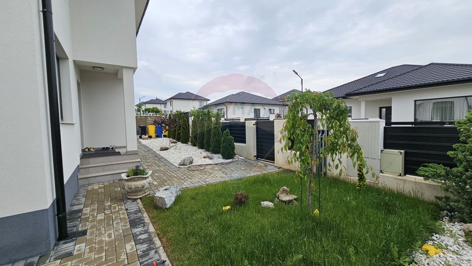 5 room House / Villa for sale
