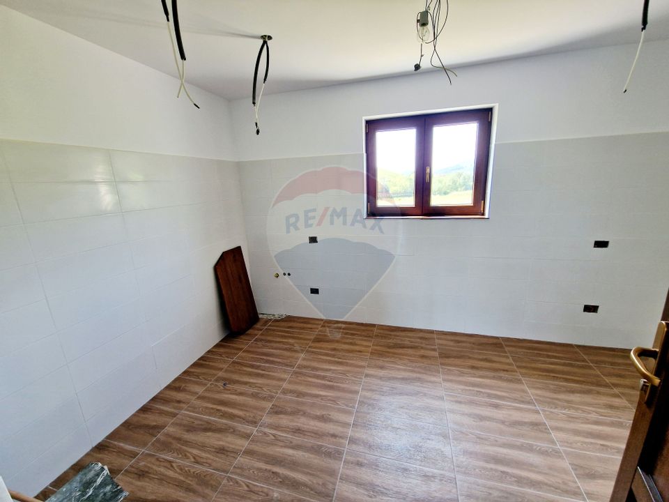 8 room House / Villa for sale, Central area