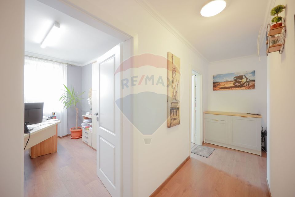 235sq.m Commercial Space for rent, Ultracentral area