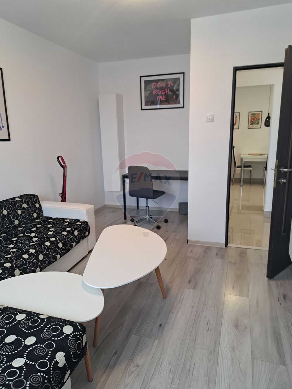 2 Camere de Închiriat, Centru