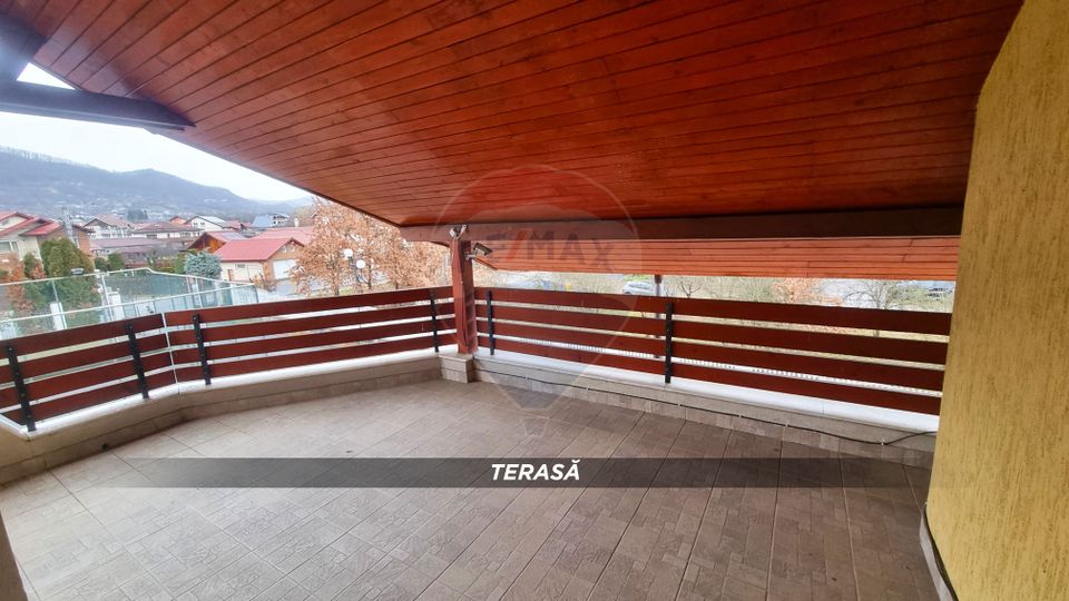 10 room House / Villa for sale, Independentei area