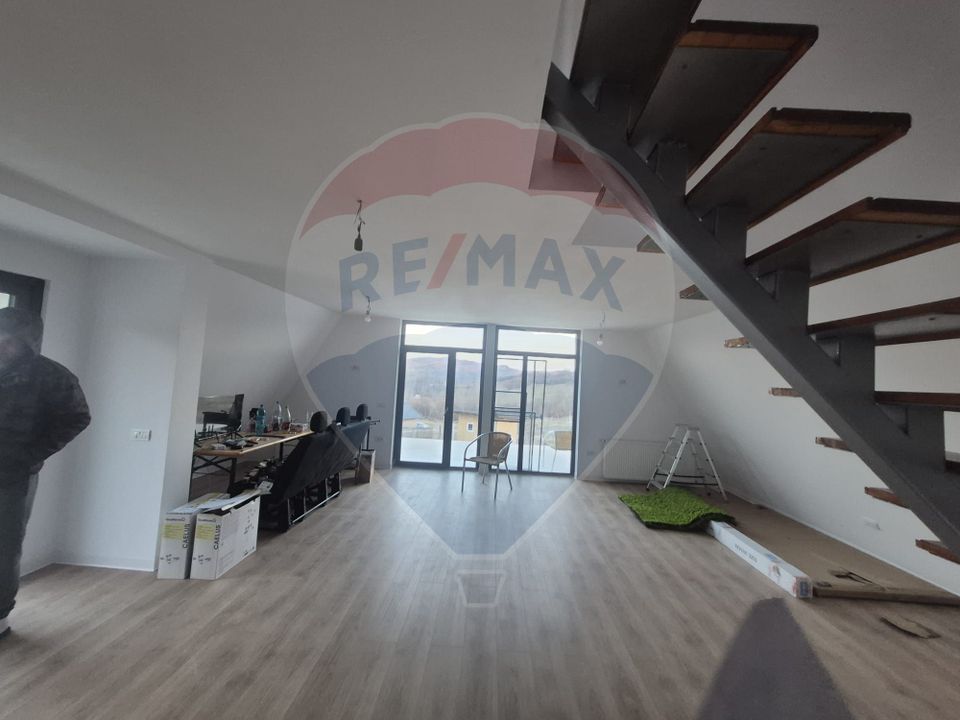 Vanzare Casa A-Frame 3 camere I Constructie 2025