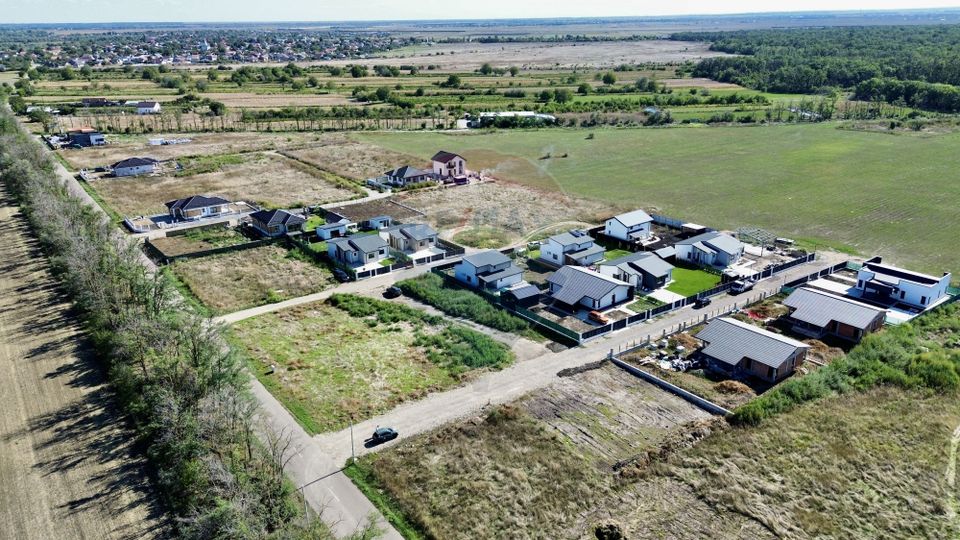 Land 593sqm Vanatori / Strada Salciei