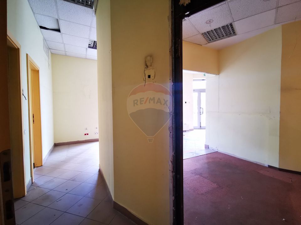 130.6sq.m Commercial Space for sale, Semicentral area