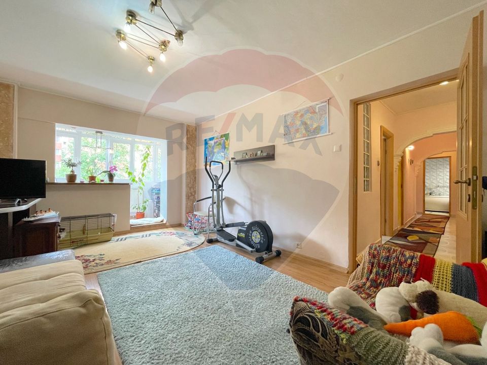 REZERVAT !  Apartament cu 3 camere de vânzare în Răcădău