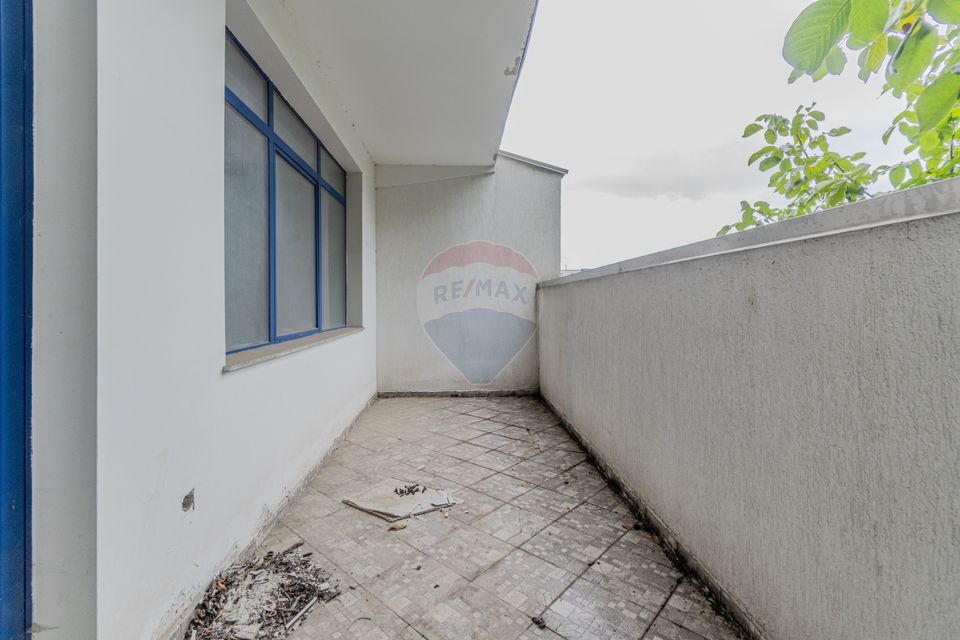 Cladire de 902 mp utili de vânzare, zona Grivitei - DN 13, COMISION 0