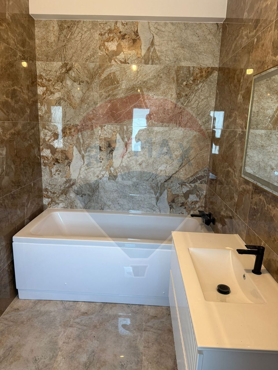 Casă / Vilă Individuala Bragadiru finisaje lux