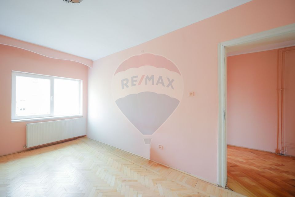 8 room House / Villa for sale, Iosia area