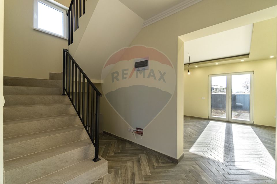 5 room House / Villa for sale