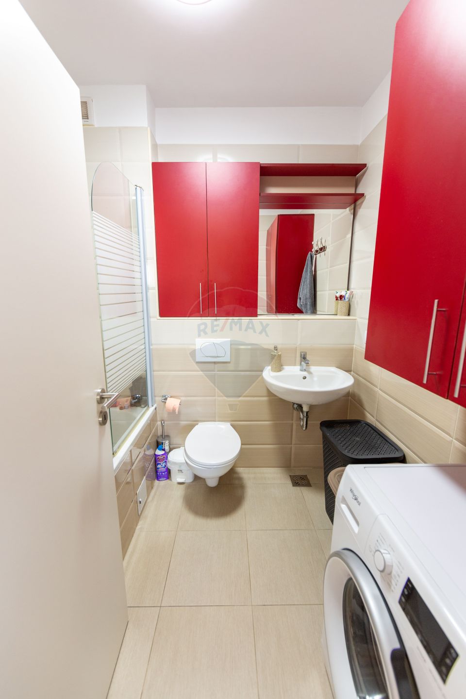 Apartament cu 3 camere, grădină proprie și parcare – Casa Nobel