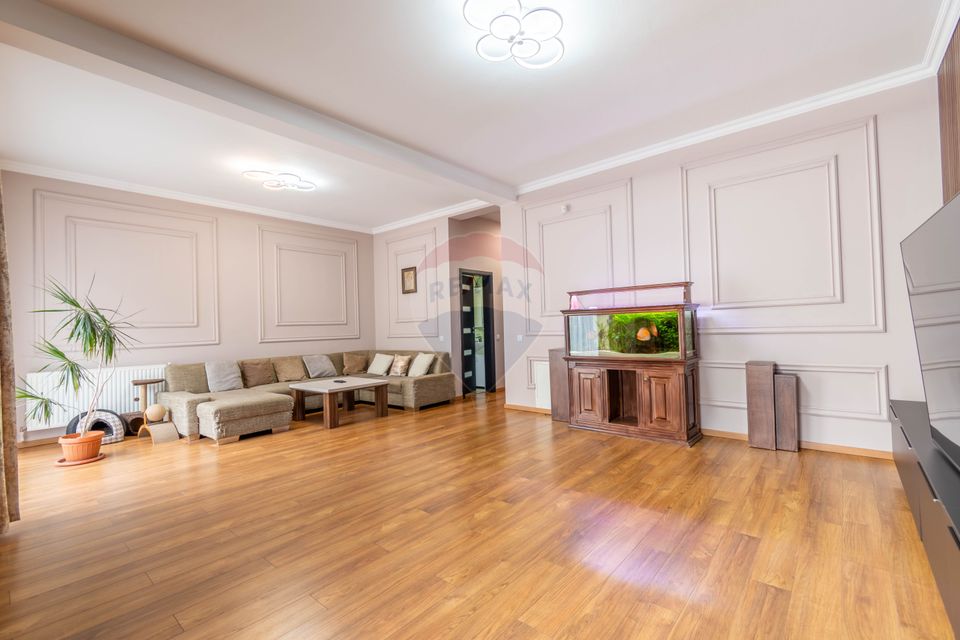 5 room House / Villa for sale, Europa area