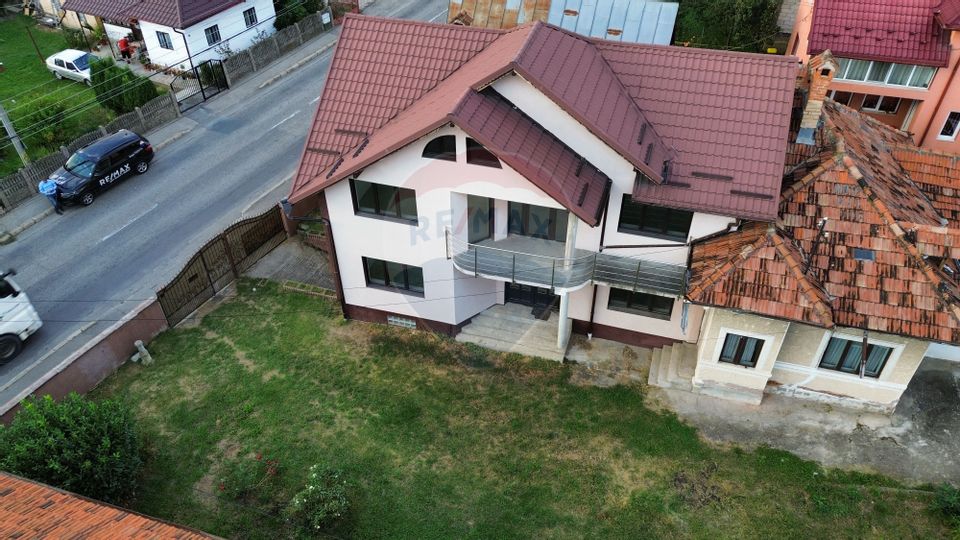 Casă de vânzare în Câmpulung la preț de apartament.
