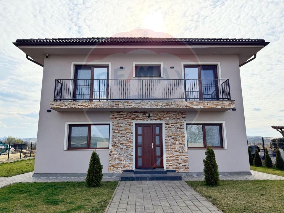 Casă individuală de vânzare în Apahida - construcție nouă, la cheie