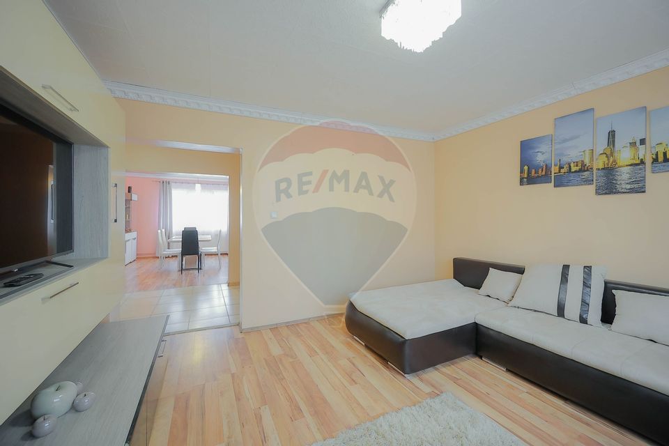 6 room House / Villa for sale, Episcopia Bihorului area