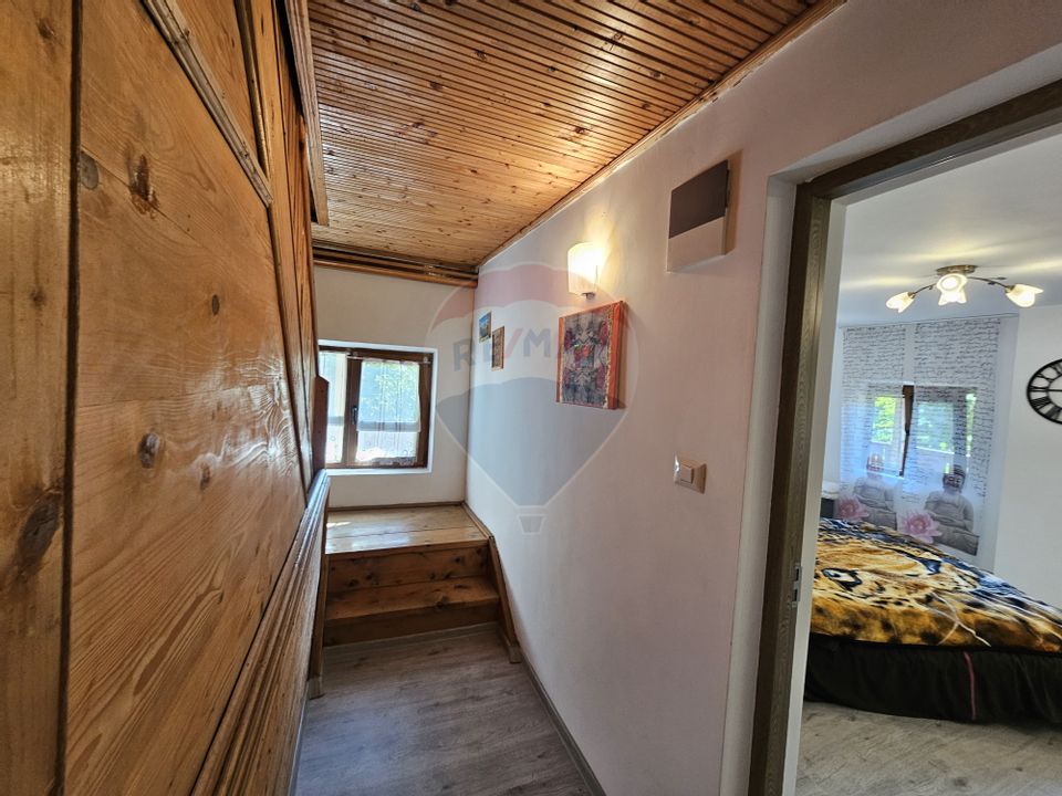 Casă solidă din cărămidă, mobilată, garaj, teren generos – Tarcău