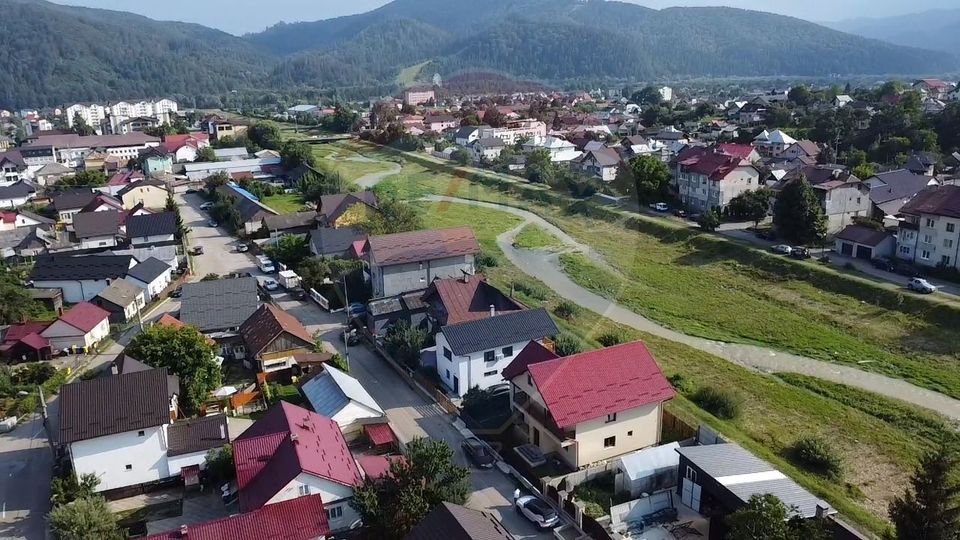 Casă / Vilă cu 5 camere de vânzare în zona Central Gura Humorului