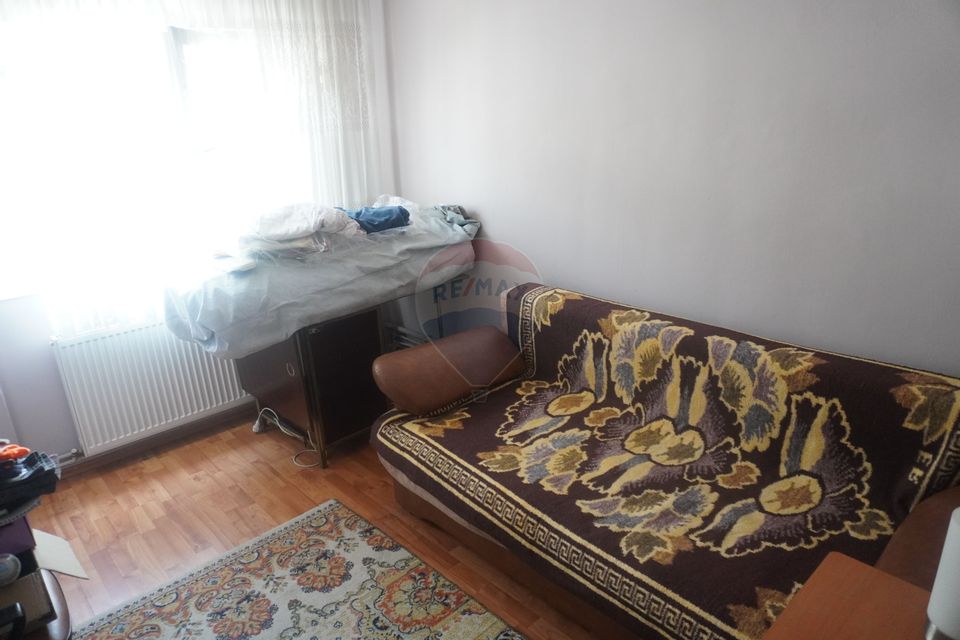 Apartament cu 3 camere de vânzare în zona Central