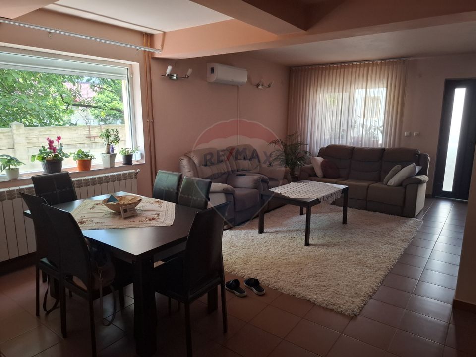 Casă / Vilă cu 5 camere de vânzare în zona Brestei