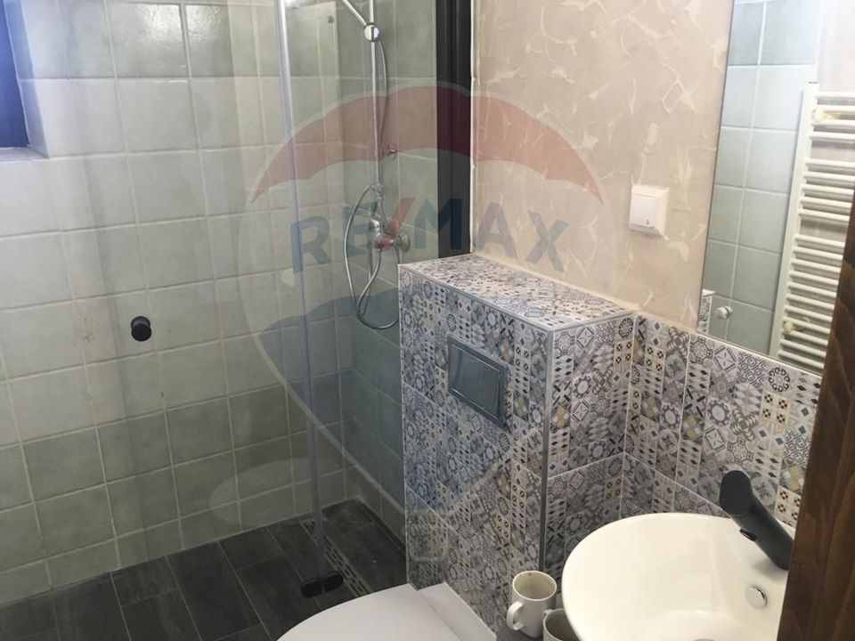 Hotel / Pensiune cu 18 camere de vânzare