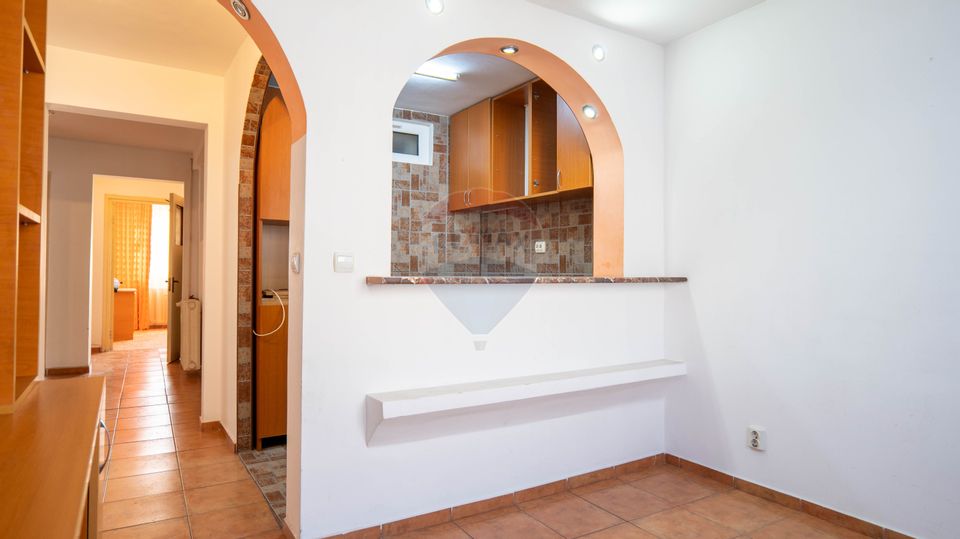 Vanzare apartament 4 camere, zona Pasajul Doamna Ghica