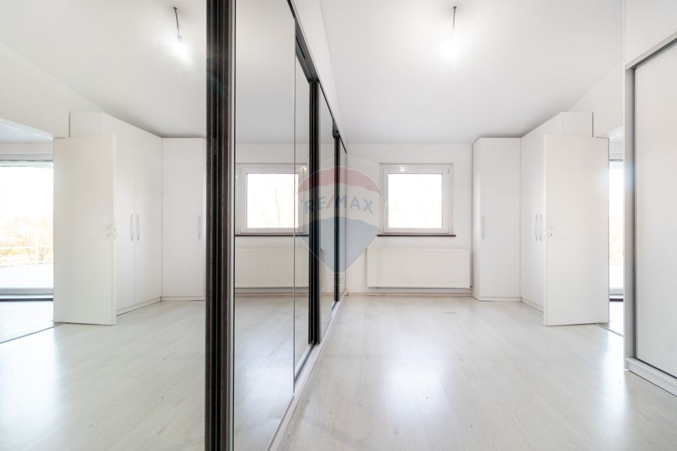 Vanzare Vila 5 camere cu terase mari si priveliste directa la lac