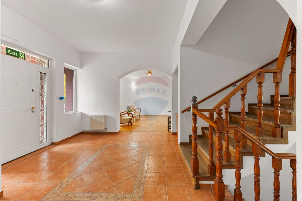 DE INCHIRIAT  Vilă cu 14 camere PIPERA/VOLUNTARI/ROND OMV