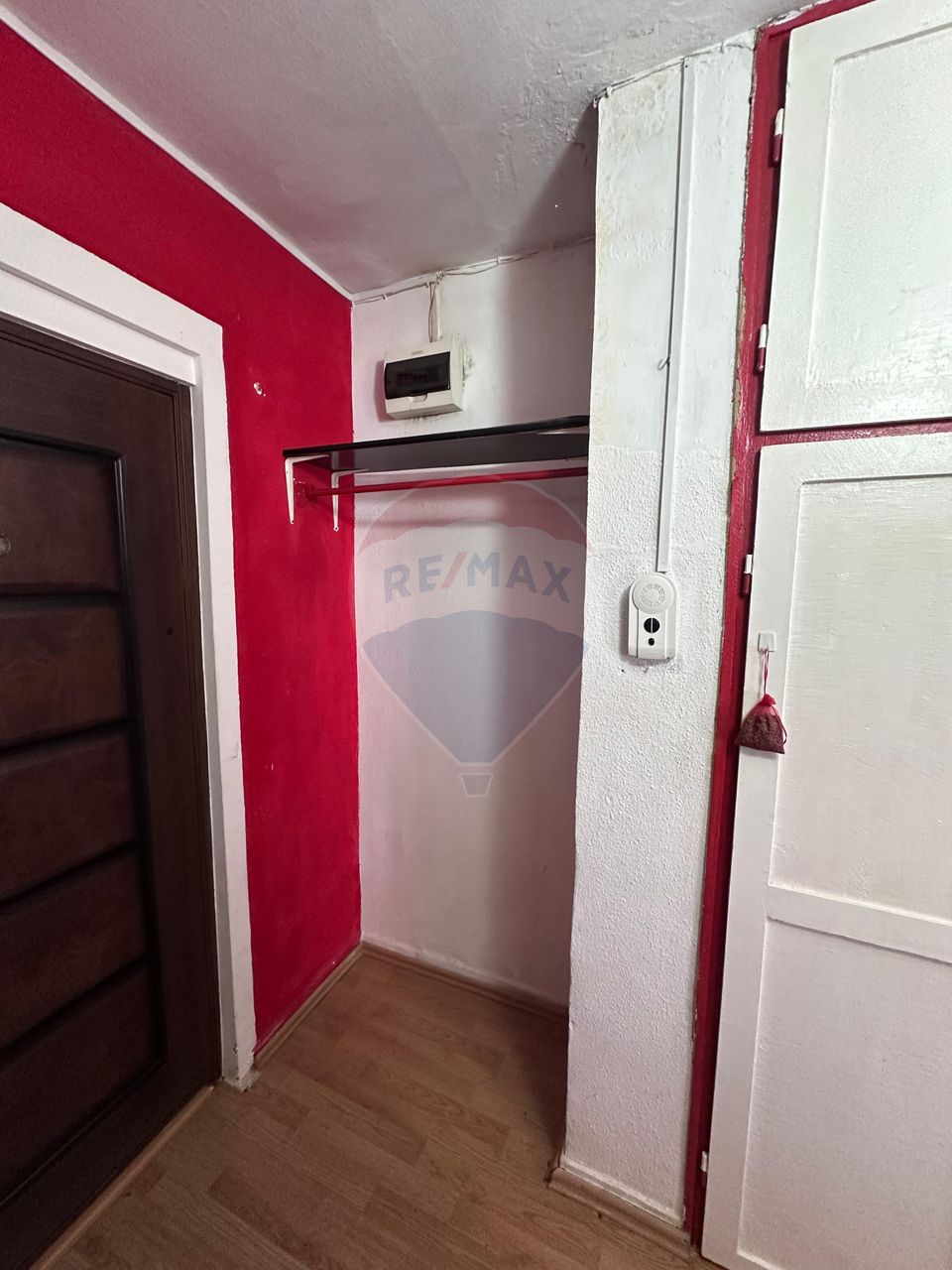 Garsoniera  - strada Luminisului