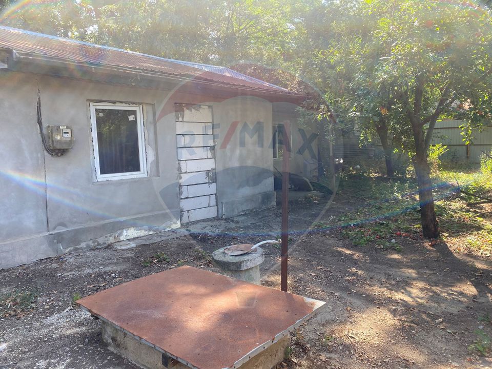 Teren 299.96mp Voluntari, casa 70 mp demolabila/renovabila