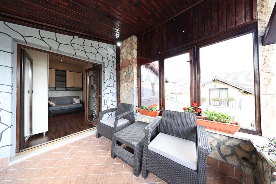 Conac, proprietate unica, in mijlocul naturii, Sacele!